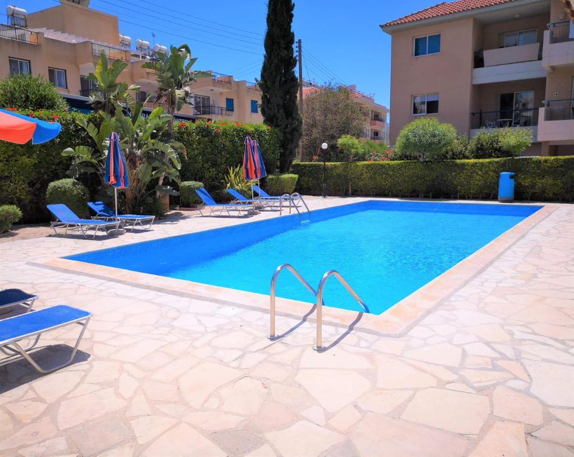 Perfectly Located 2Bdr/Pool+Near Beach+Free Wifi Apartment Paphos Bagian luar foto